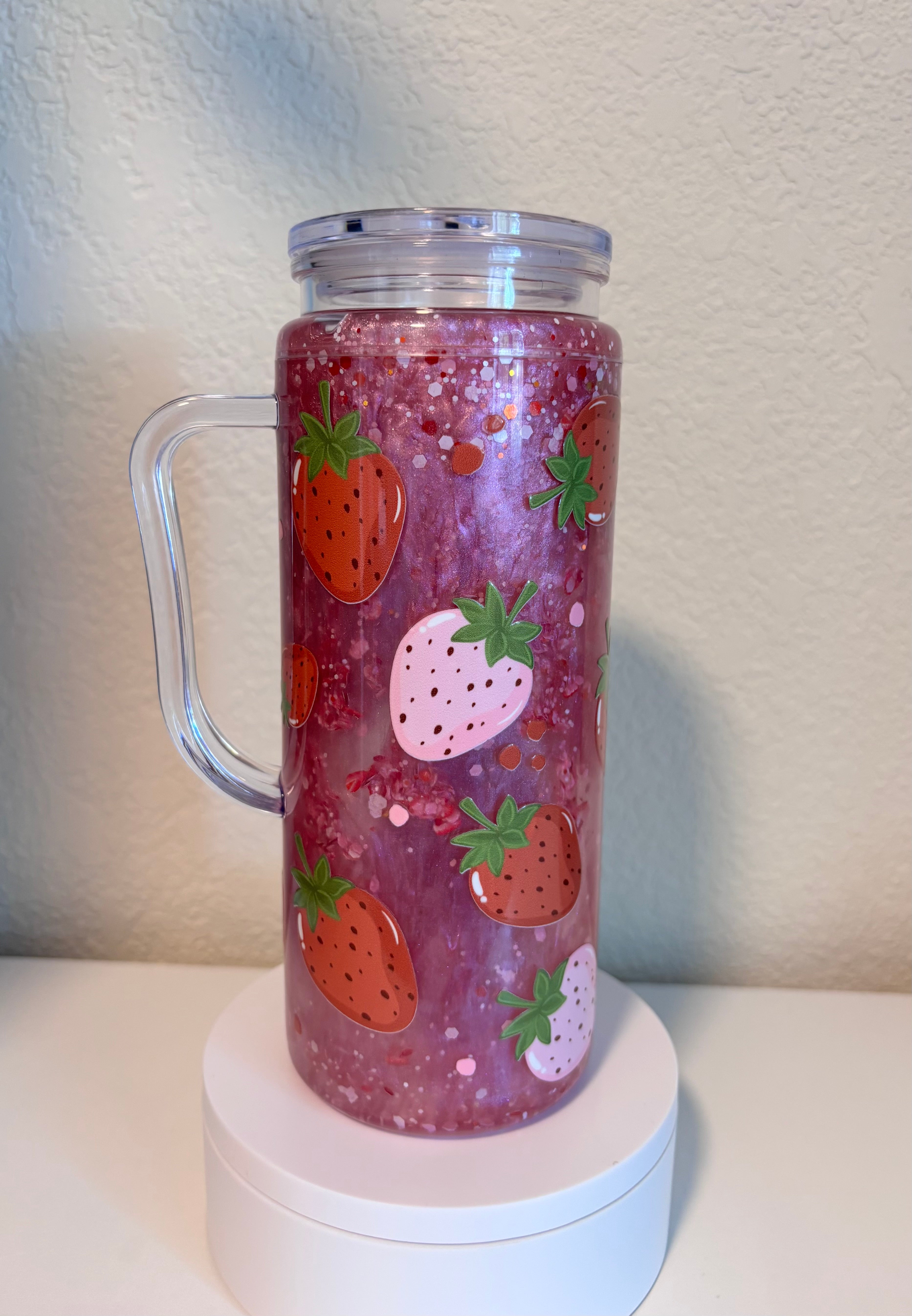 20 oz Acrylic Strawberry Waterfall cup